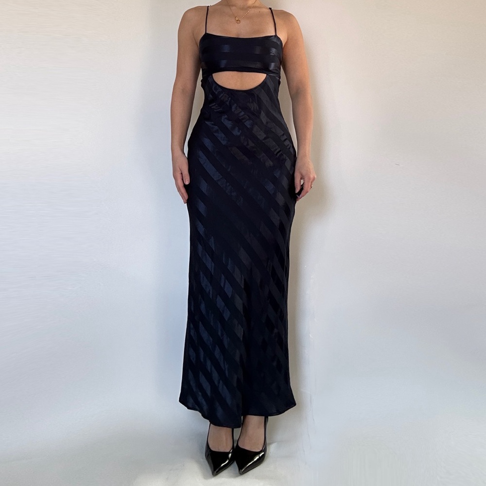 Chic Navy Strapless Dress